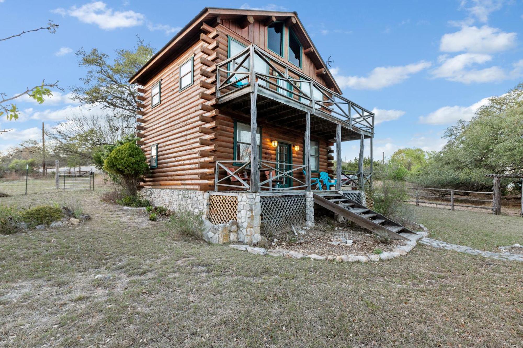 Mighty Oak Log Cabin Fredericksburg Exterior photo