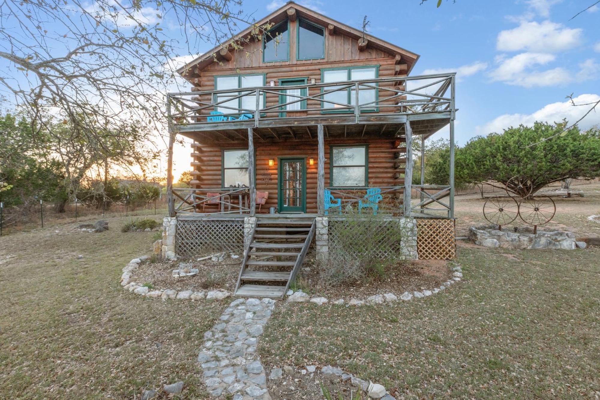 Mighty Oak Log Cabin Fredericksburg Exterior photo